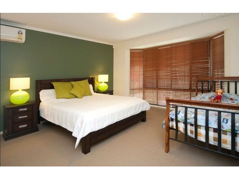 11 Chiswick Place, Forest Lake QLD 4078