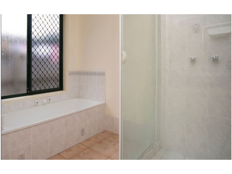 11 Chiswick Place, Forest Lake QLD 4078