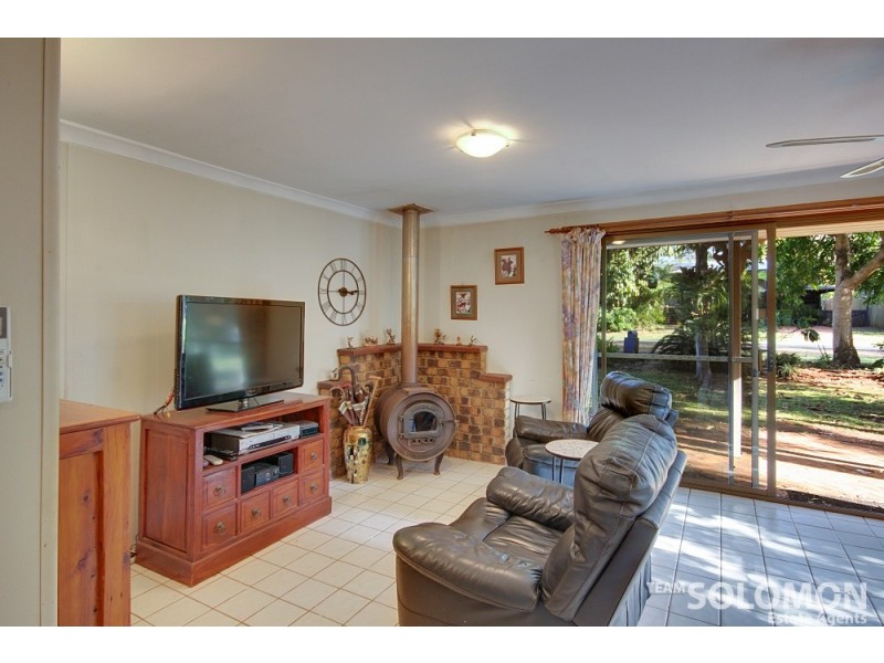 6 Mareela Street, Coochiemudlo Island QLD 4184
