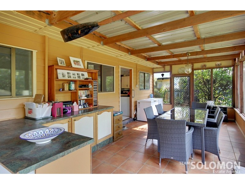 6 Mareela Street, Coochiemudlo Island QLD 4184