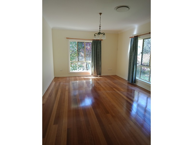 4 Mooroondu Street, Coochiemudlo Island QLD 4184