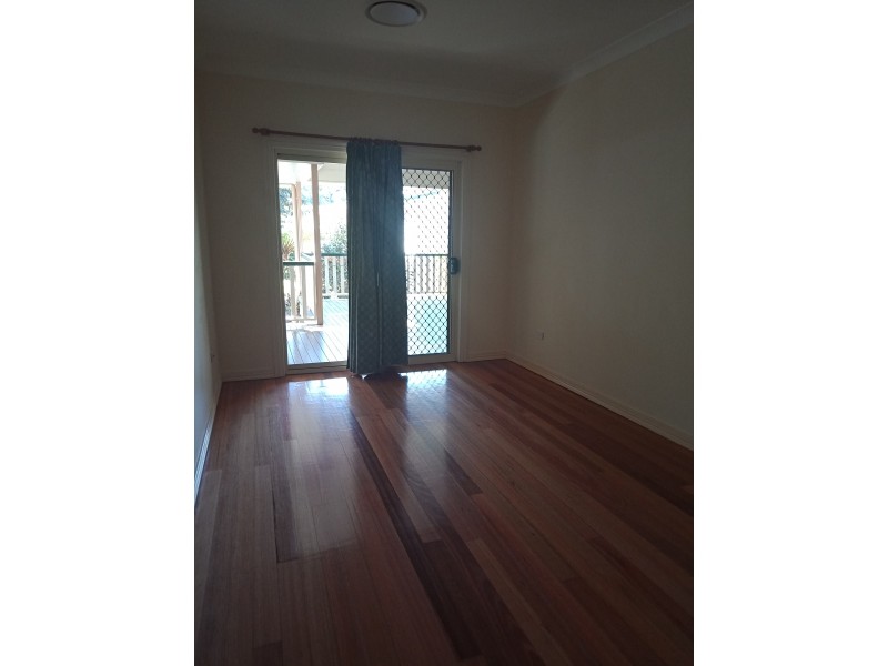 4 Mooroondu Street, Coochiemudlo Island QLD 4184