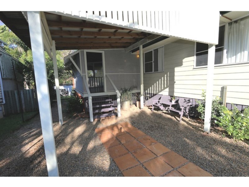 15 Kingfisher Street, Coochiemudlo Island QLD 4184