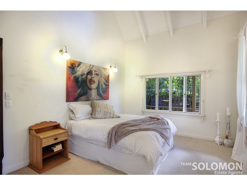 21 Aminya Street, Coochiemudlo Island QLD 4184