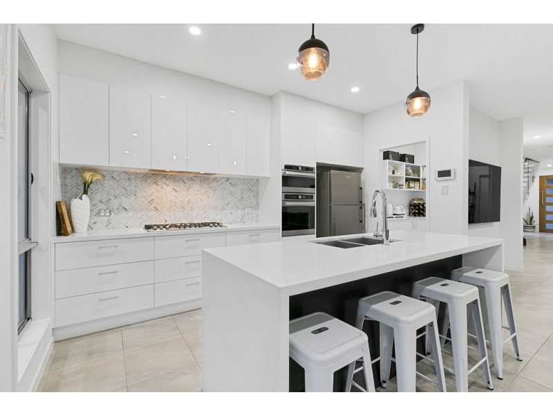 12 Water Street, Cleveland QLD 4163