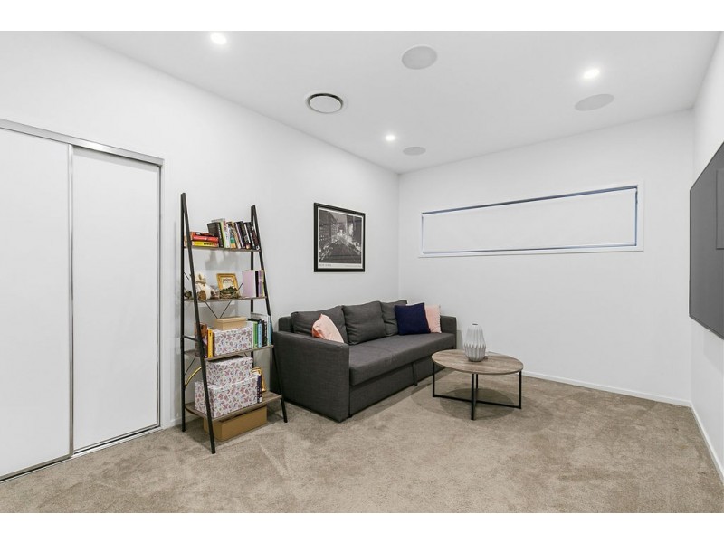 12 Water Street, Cleveland QLD 4163