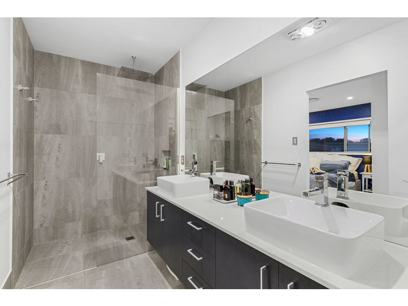 12 Water Street, Cleveland QLD 4163