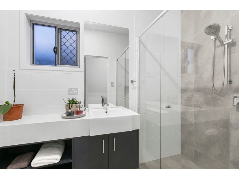 12 Water Street, Cleveland QLD 4163