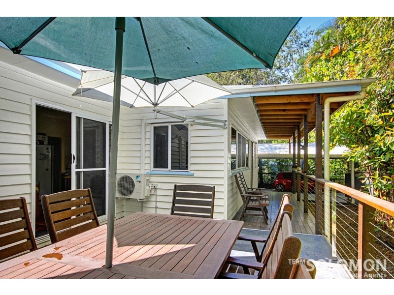 1 Moonah Street, Coochiemudlo Island QLD 4184
