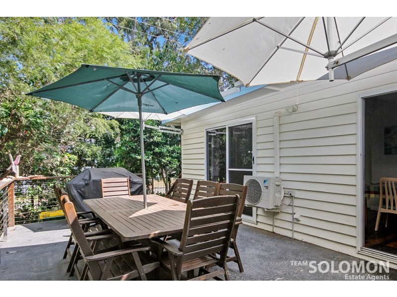 1 Moonah Street, Coochiemudlo Island QLD 4184
