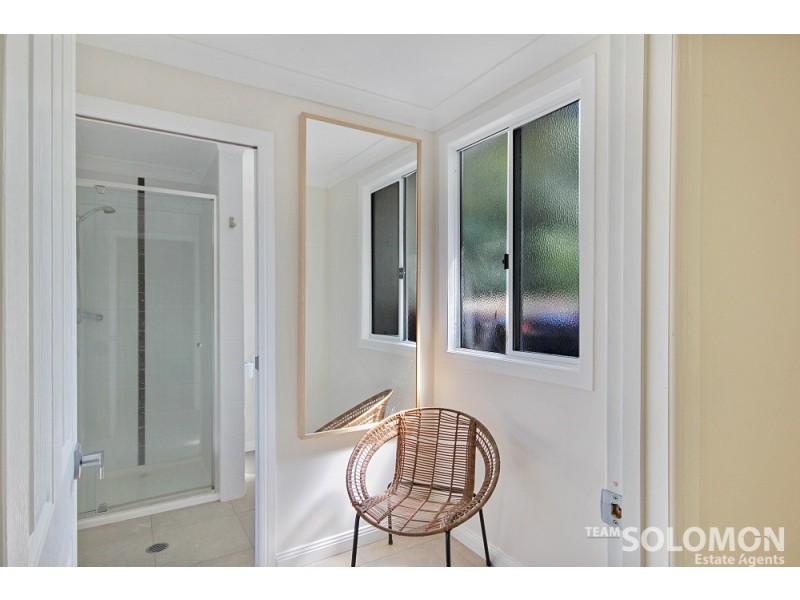 1 Moonah Street, Coochiemudlo Island QLD 4184