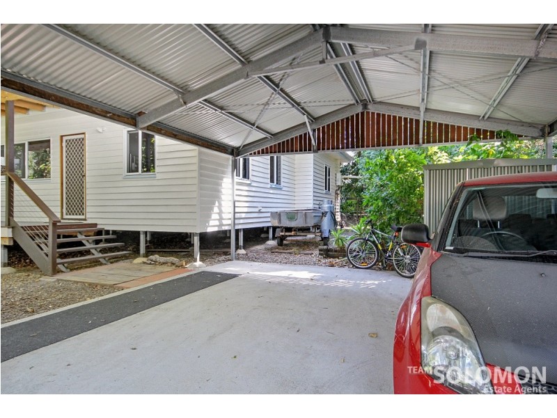 1 Moonah Street, Coochiemudlo Island QLD 4184