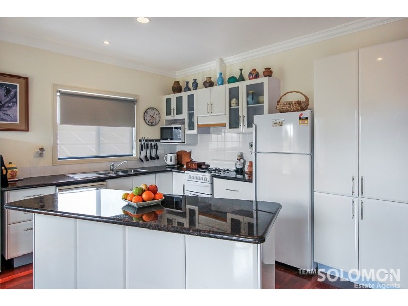 19 Pine Avenue, Lamb Island QLD 4184