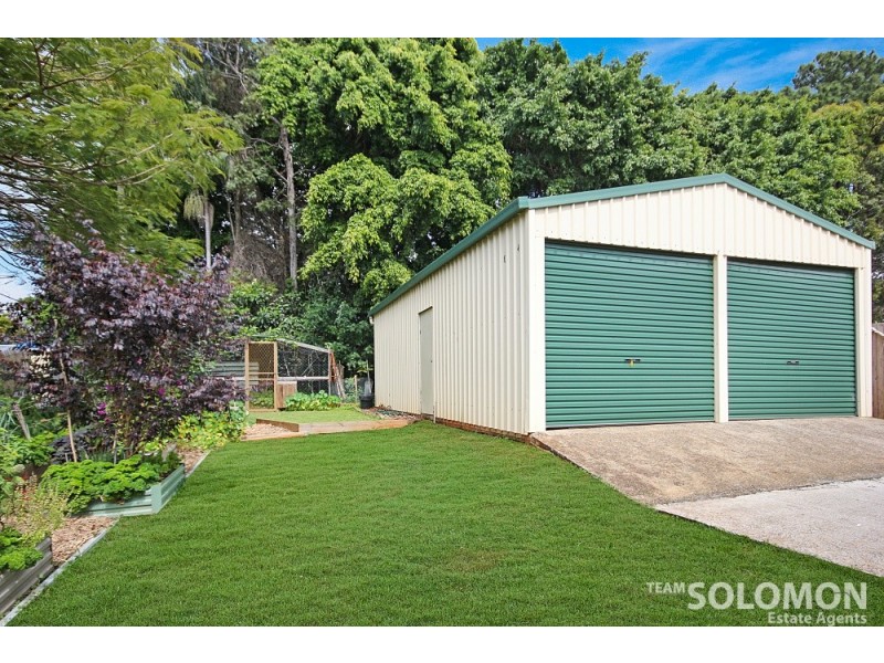 19 Pine Avenue, Lamb Island QLD 4184