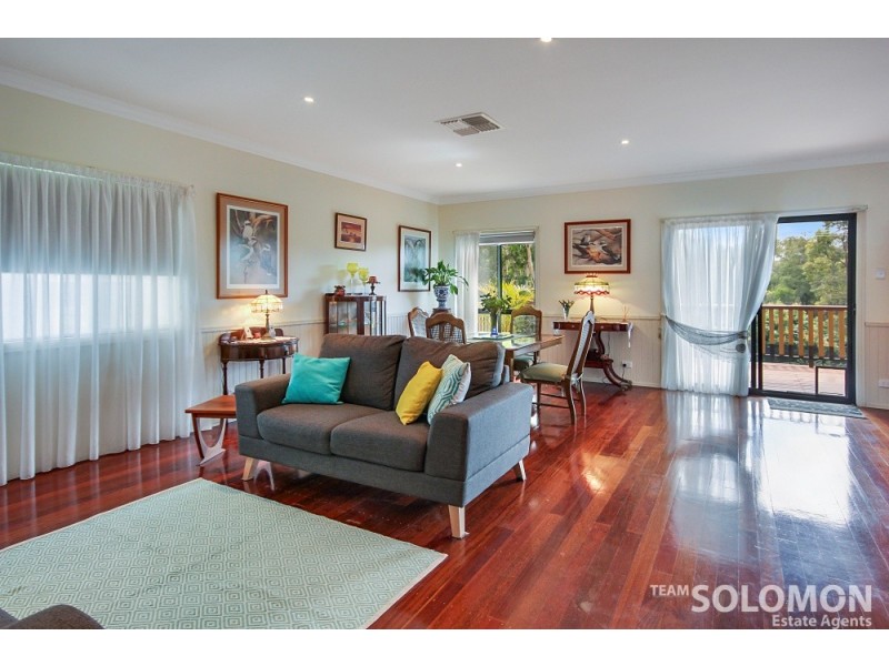 19 Pine Avenue, Lamb Island QLD 4184