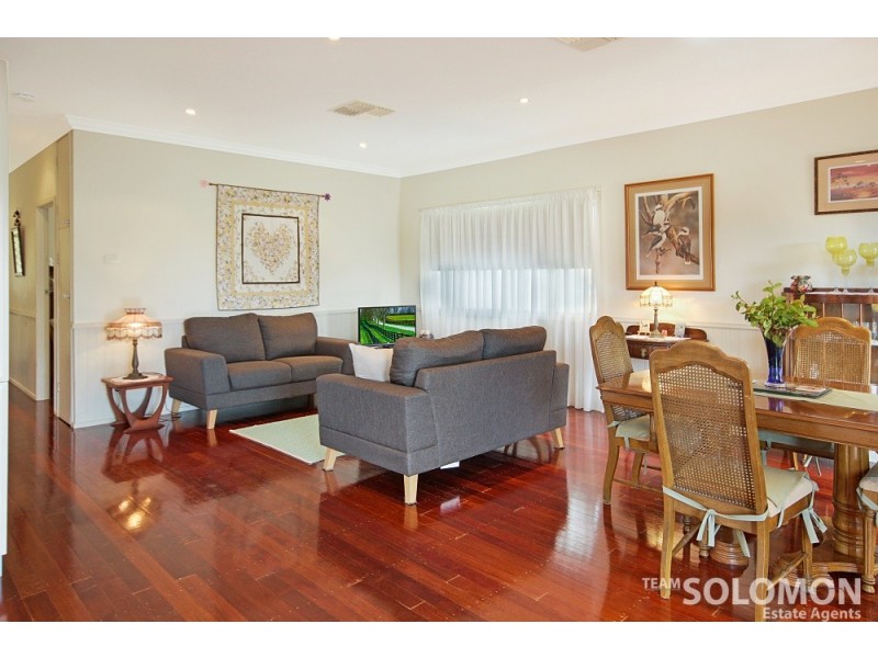 19 Pine Avenue, Lamb Island QLD 4184