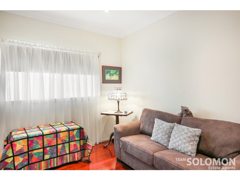 19 Pine Avenue, Lamb Island QLD 4184