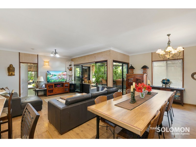 15 Wondall Road, Wynnum West QLD 4178 Team Solomon Estate Agents