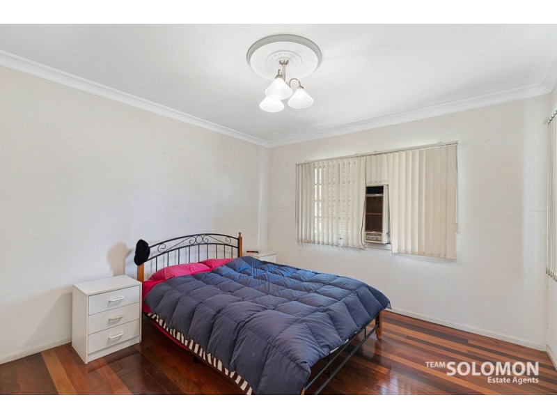 15 Wondall Road, Wynnum West QLD 4178