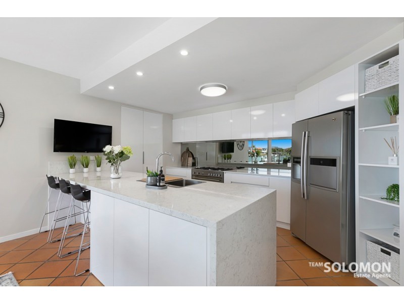 8 Captains Court, Raby Bay QLD 4163