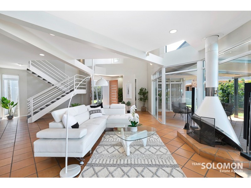 8 Captains Court, Raby Bay QLD 4163