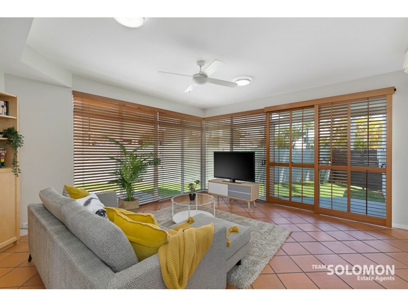 8 Captains Court, Raby Bay QLD 4163