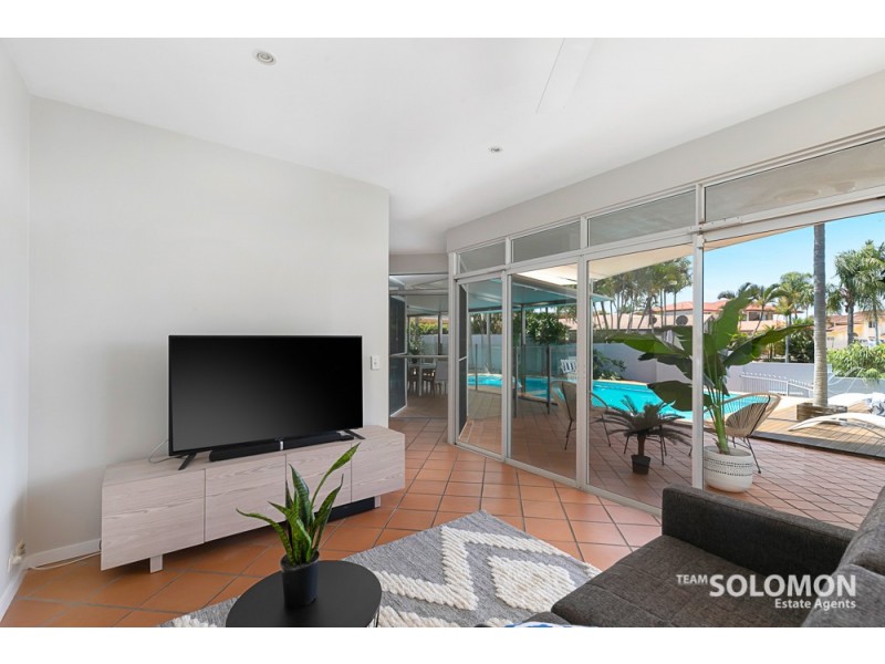 8 Captains Court, Raby Bay QLD 4163