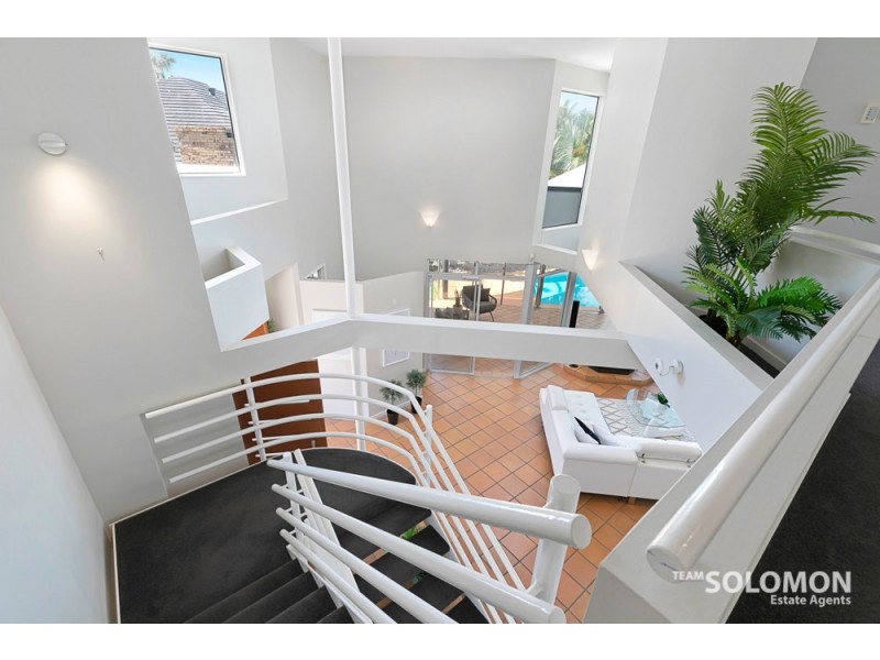 8 Captains Court, Raby Bay QLD 4163