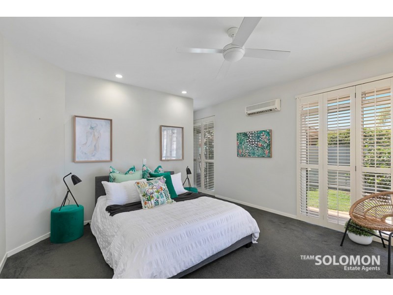 8 Captains Court, Raby Bay QLD 4163
