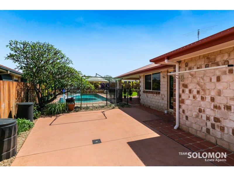 4 Hurst Close, Wellington Point QLD 4160