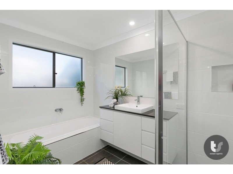 10 Sturgeon Street, Ormiston QLD 4160