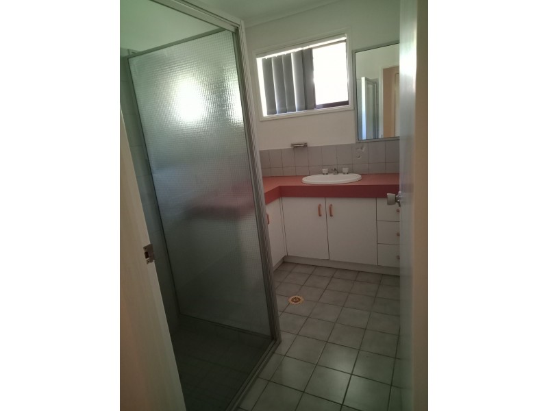 24 Kingfisher Street, Coochiemudlo Island QLD 4184