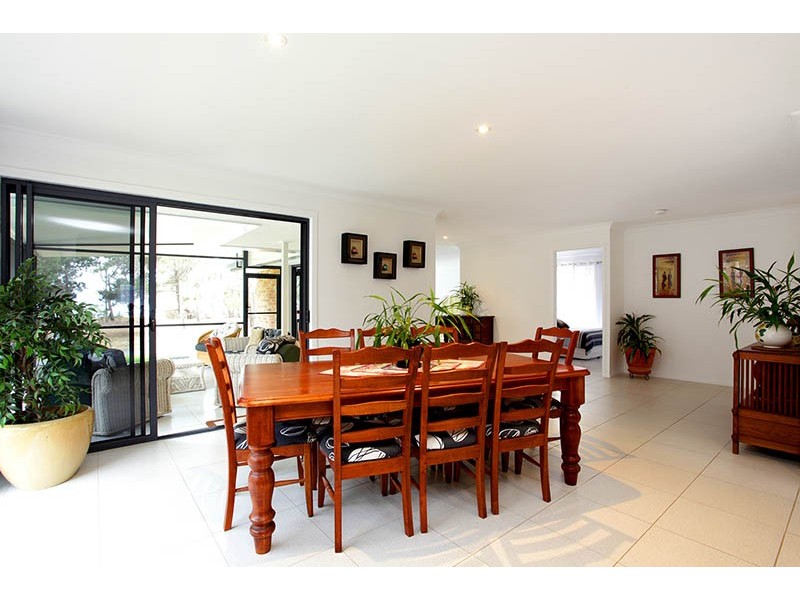 88 Victoria Parade, Coochiemudlo Island QLD 4184