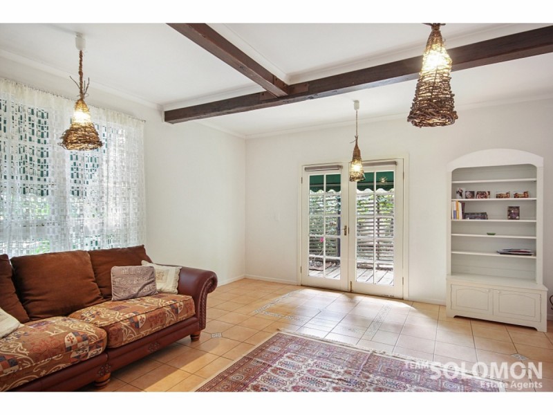 21 Aminya Street, Coochiemudlo Island QLD 4184