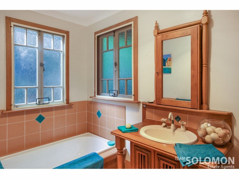 21 Aminya Street, Coochiemudlo Island QLD 4184