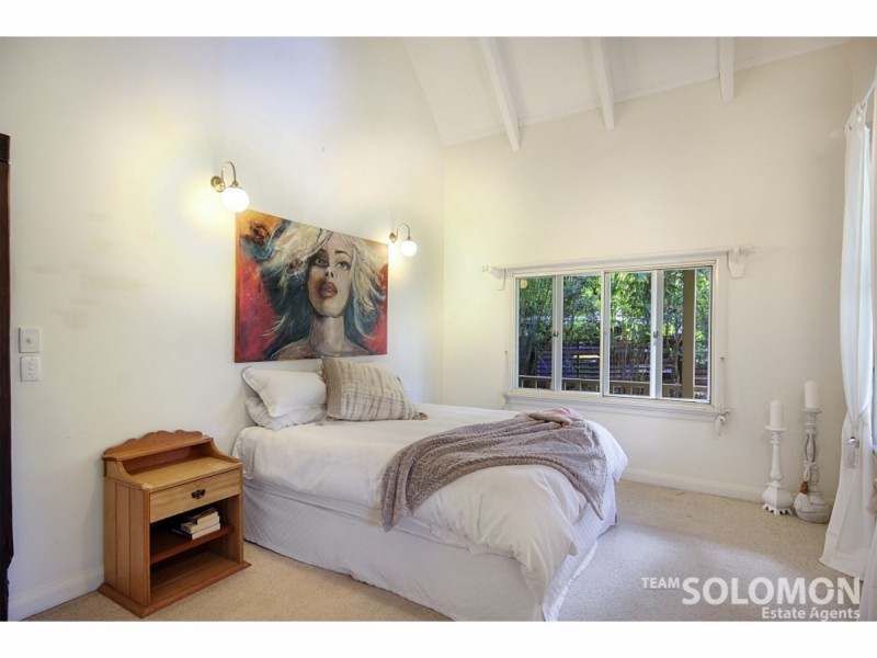 21 Aminya Street, Coochiemudlo Island QLD 4184