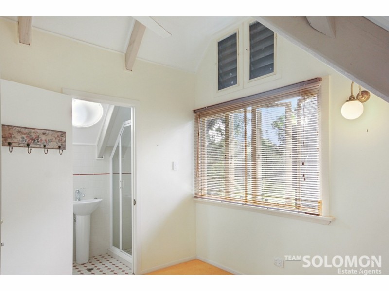 21 Aminya Street, Coochiemudlo Island QLD 4184