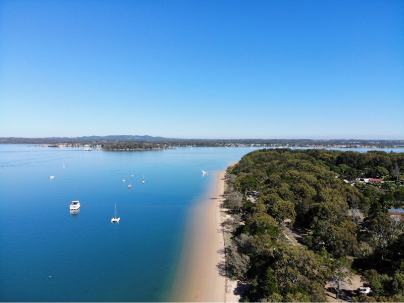 21 Aminya Street, Coochiemudlo Island QLD 4184