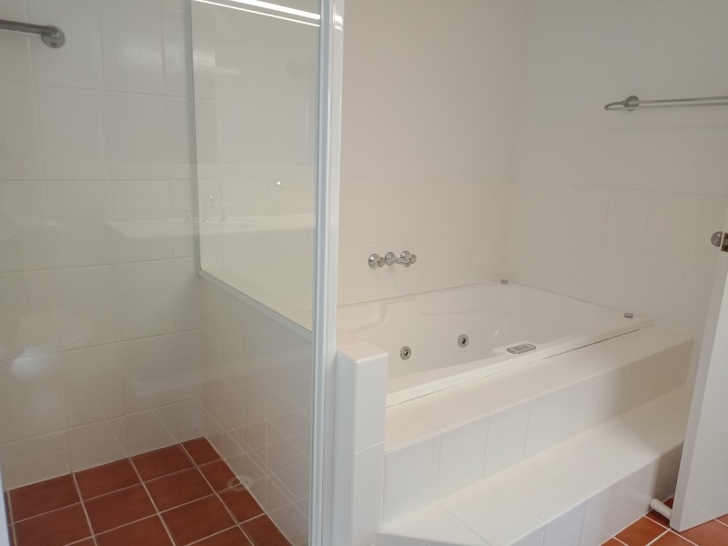 2 Medina Court, Ormiston QLD 4160