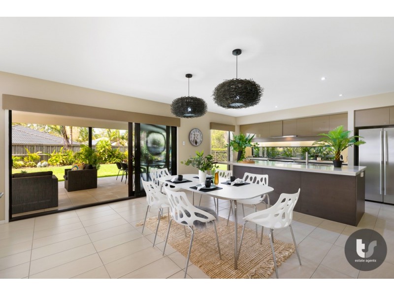 18 Acer Place, Redland Bay QLD 4165