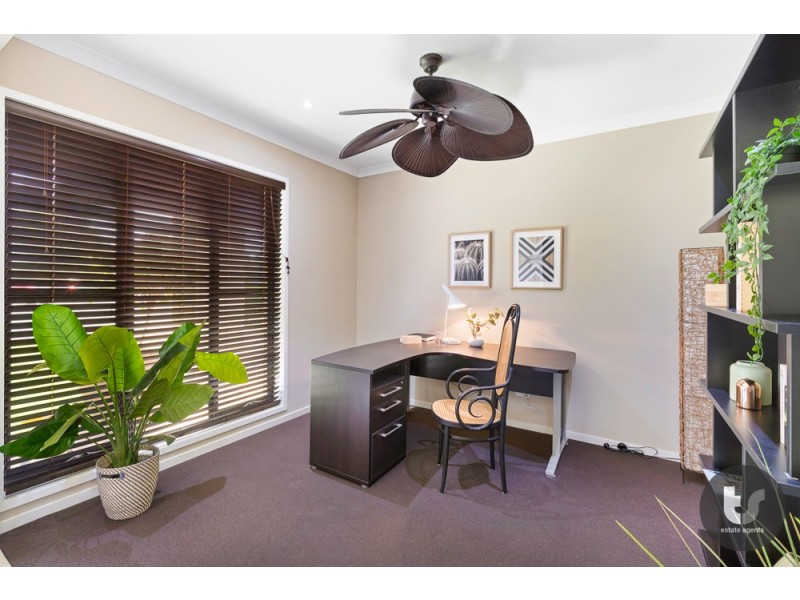 18 Acer Place, Redland Bay QLD 4165