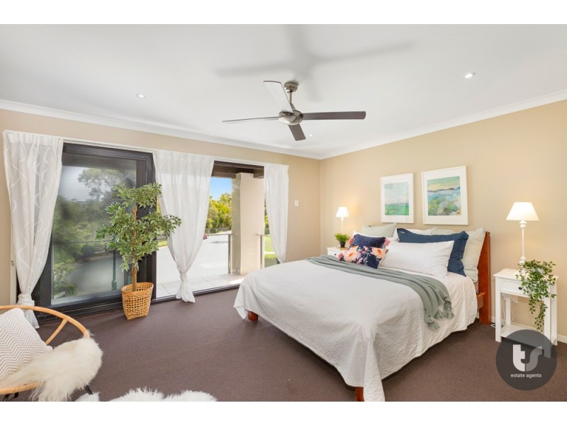 18 Acer Place, Redland Bay QLD 4165