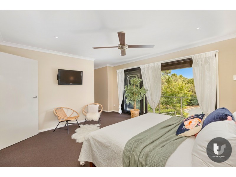 18 Acer Place, Redland Bay QLD 4165