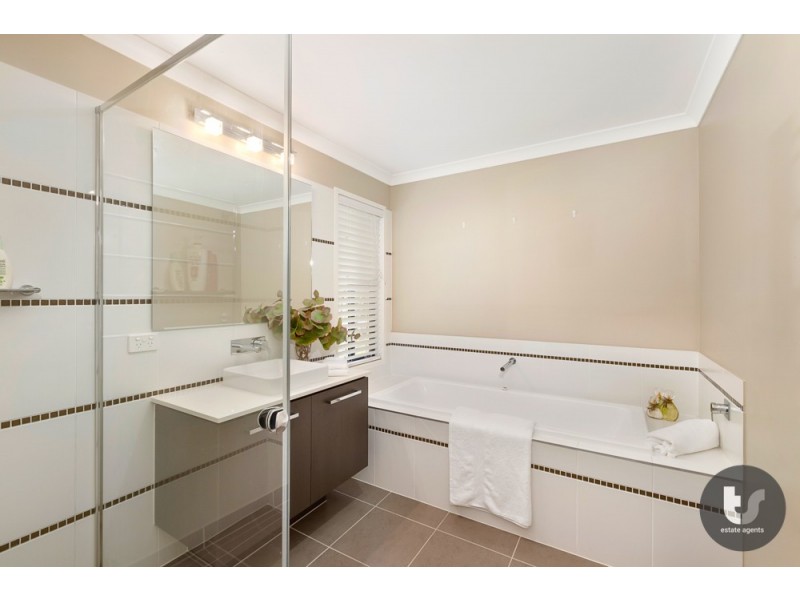 18 Acer Place, Redland Bay QLD 4165