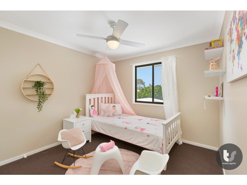 18 Acer Place, Redland Bay QLD 4165