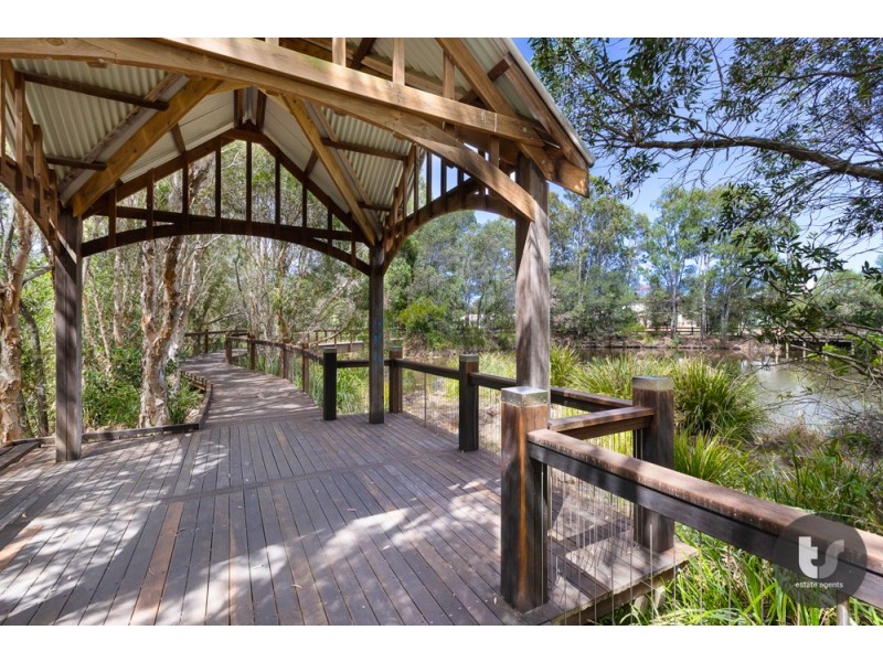 18 Acer Place, Redland Bay QLD 4165