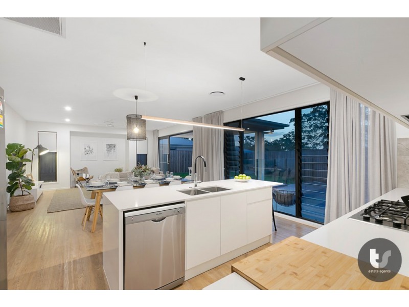 15 Vassi Concord, Cleveland QLD 4163