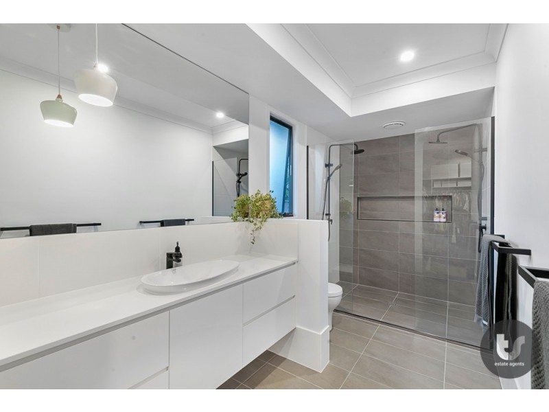 15 Vassi Concord, Cleveland QLD 4163