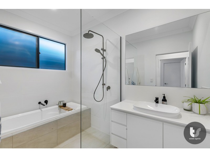 15 Vassi Concord, Cleveland QLD 4163