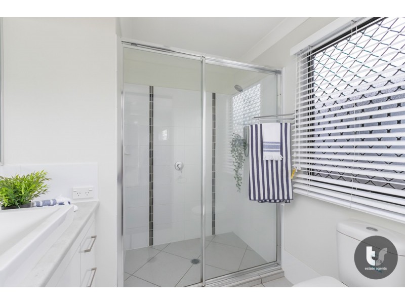 63 Ferry Road, Thorneside QLD 4158